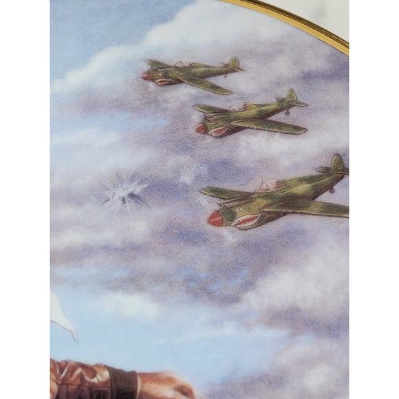 John Wayne Flying Tigers Wall Decor Plate 1993 Porcelain 9 1/4 Gold Trim USA Vtg - Picture 4 of 12